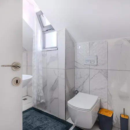 Sea View Duplex W Terrace In Goldenhorn